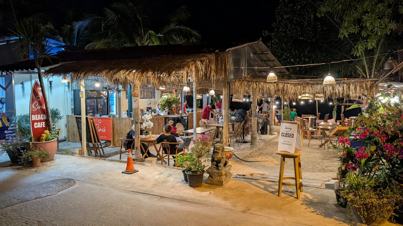 Café bei Nacht