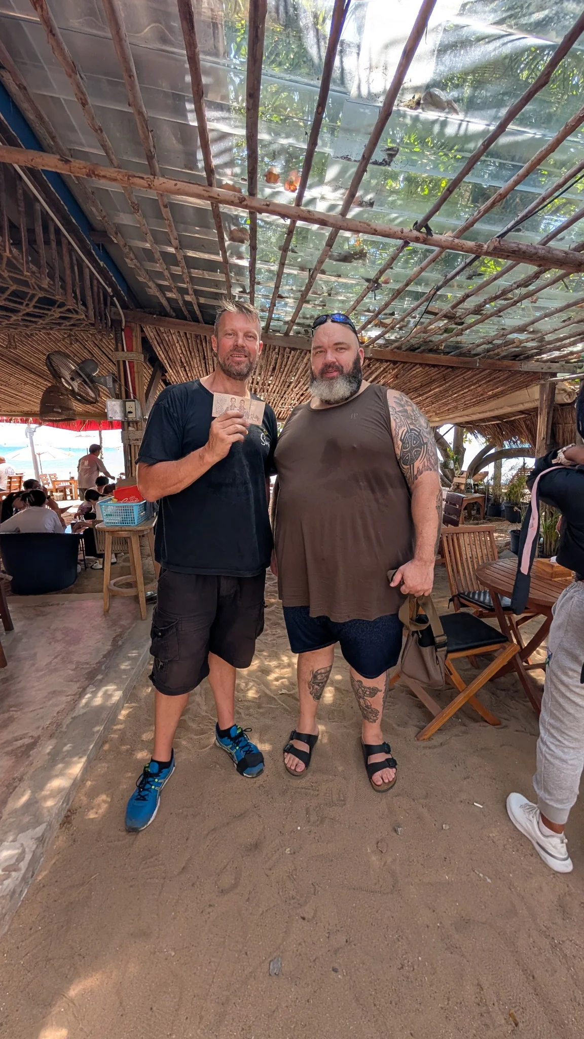 Kai spendet im Café